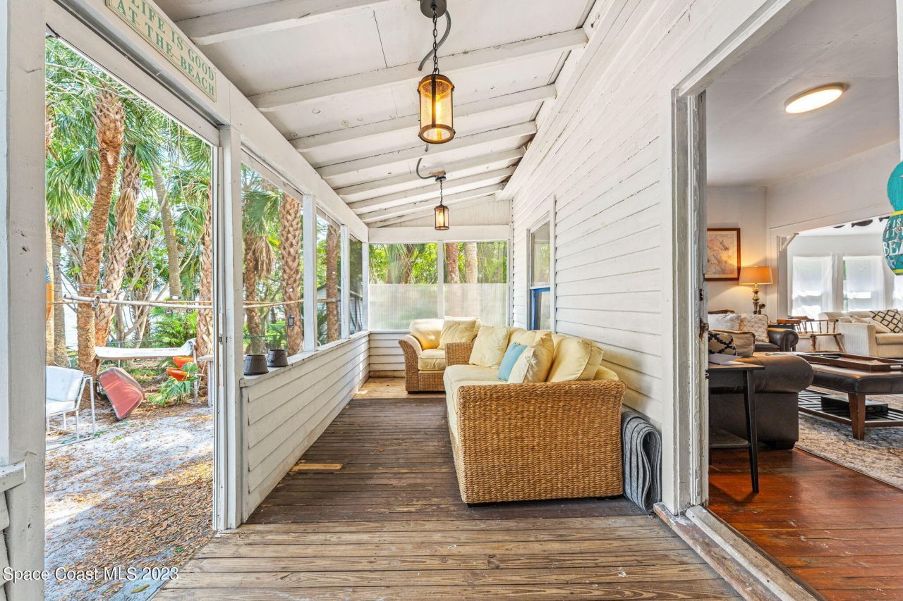 1365 Pineapple Avenue, Melbourne, FL 32935 Photo