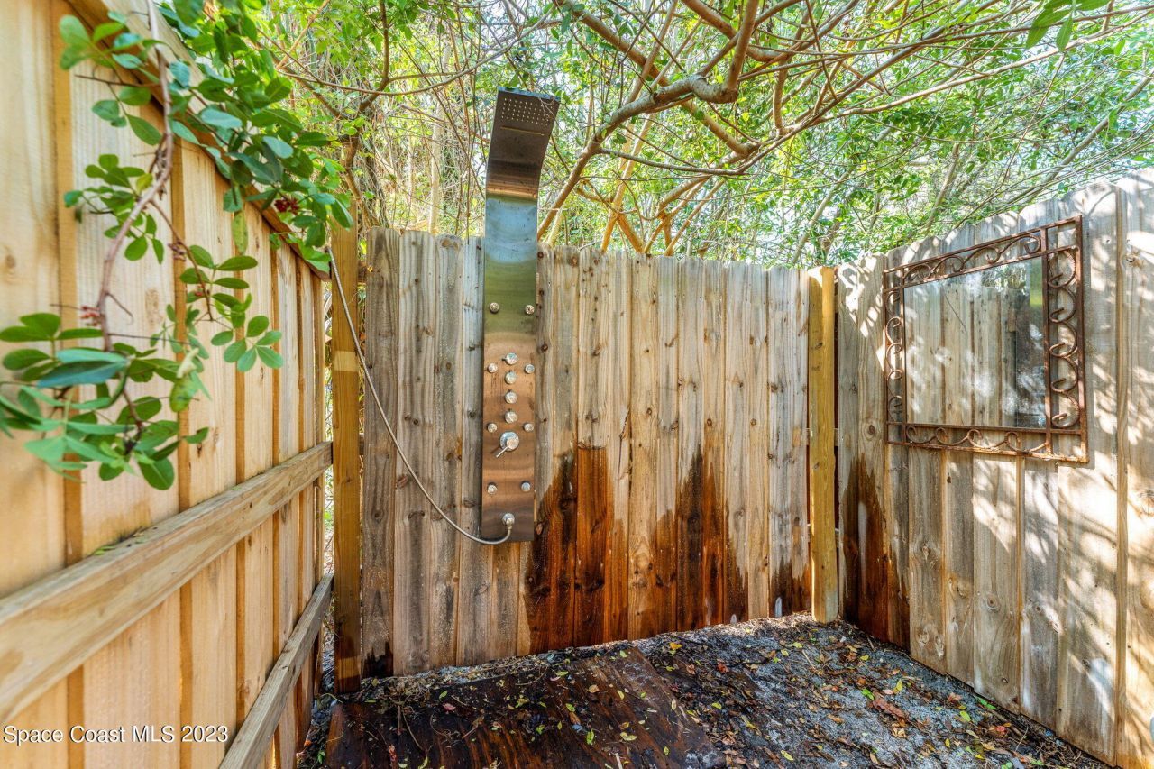 1365 Pineapple Avenue, Melbourne, FL 32935 Photo