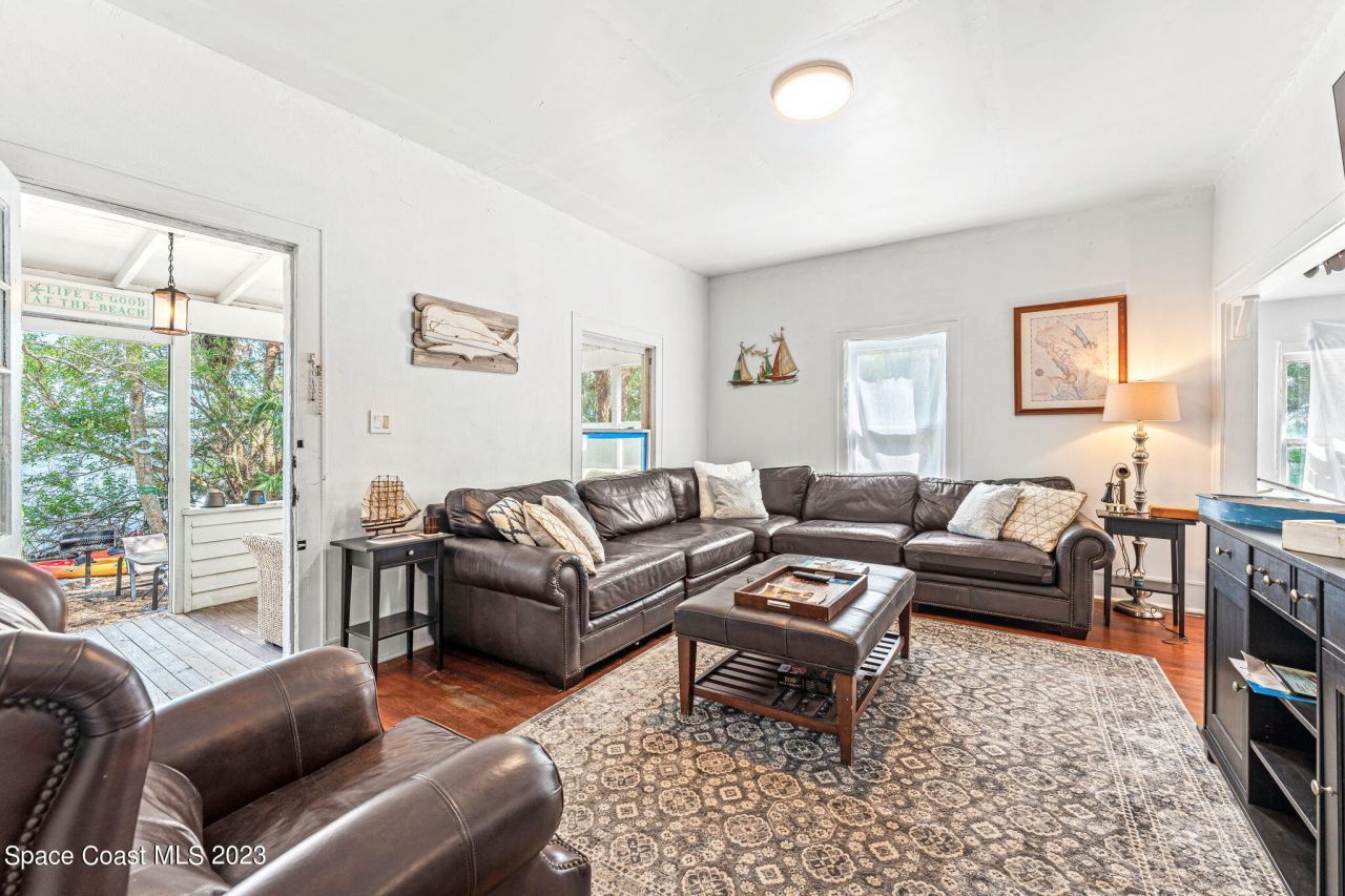 1365 Pineapple Avenue, Melbourne, FL 32935 Photo