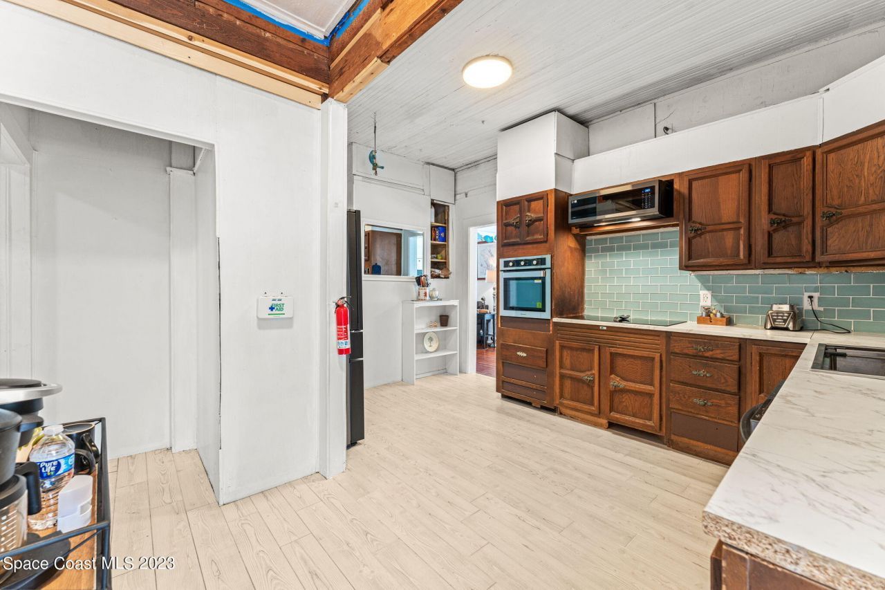 1365 Pineapple Avenue, Melbourne, FL 32935 Photo