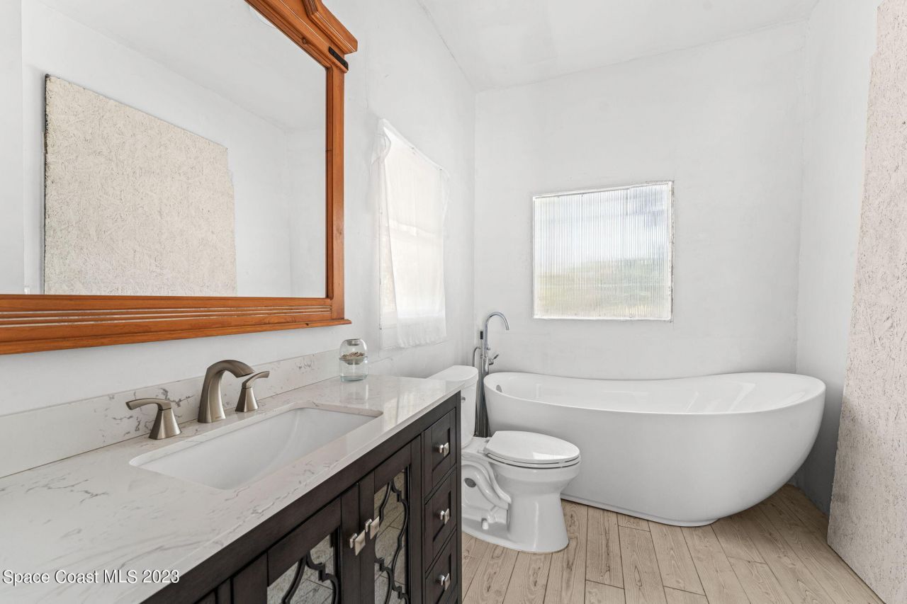 1365 Pineapple Avenue, Melbourne, FL 32935 Photo