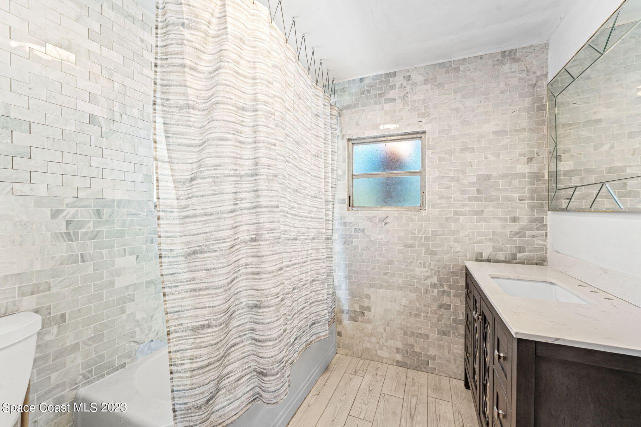 1365 Pineapple Avenue, Melbourne, FL 32935 Photo