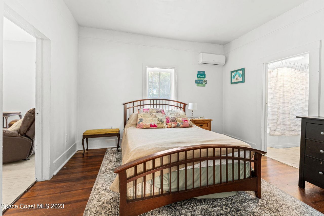 1365 Pineapple Avenue, Melbourne, FL 32935 Photo