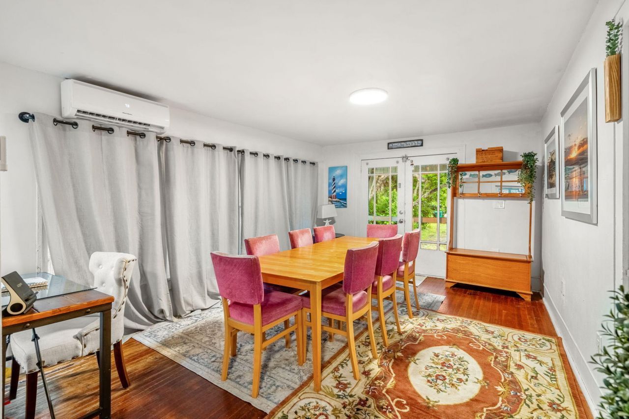 1365 Pineapple Avenue, Melbourne, FL 32935 Photo