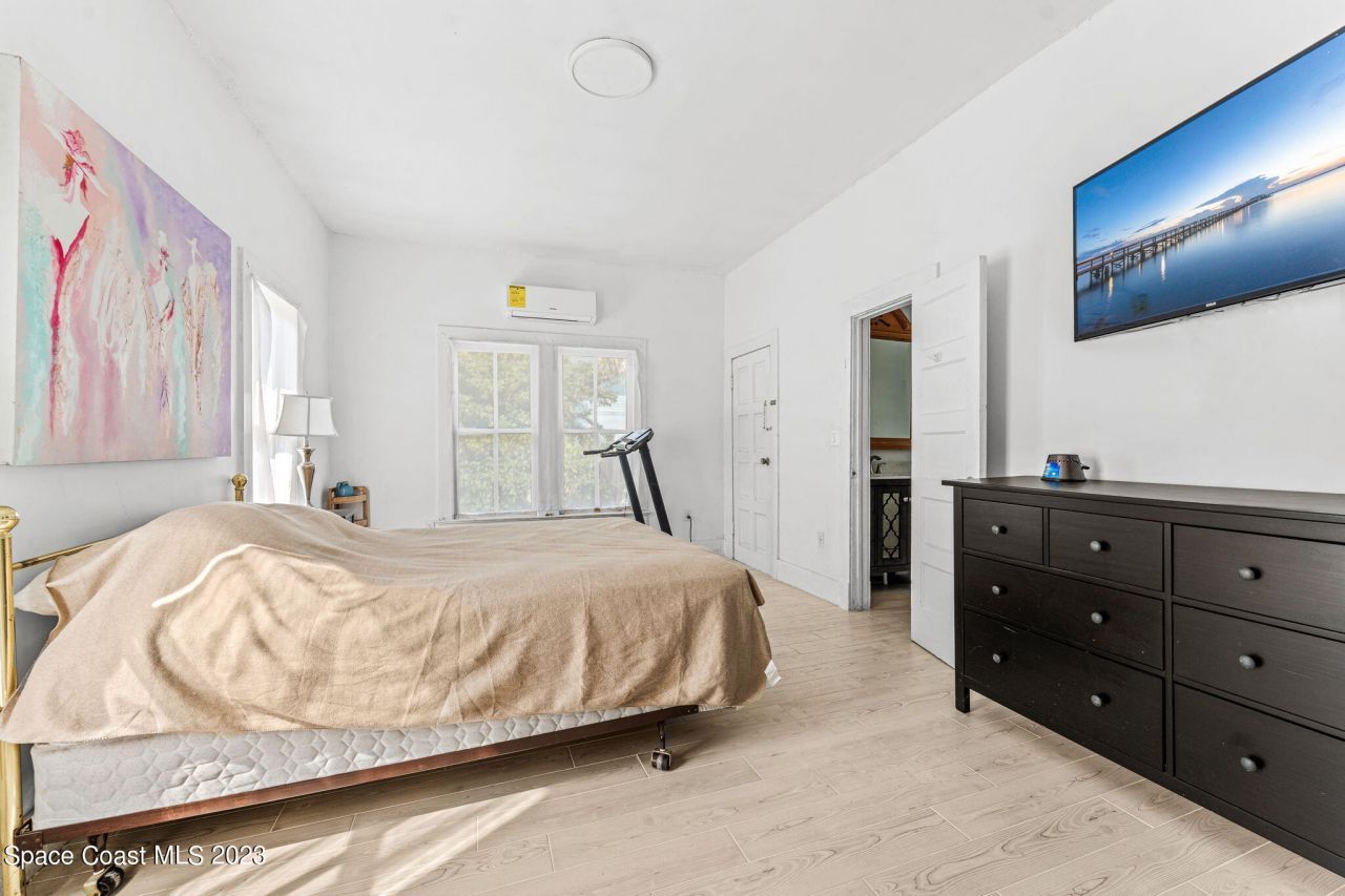 1365 Pineapple Avenue, Melbourne, FL 32935 Photo