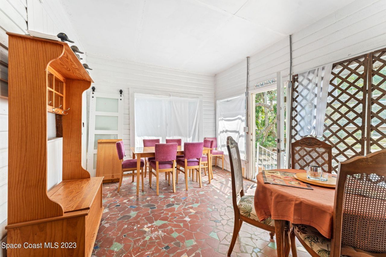 1365 Pineapple Avenue, Melbourne, FL 32935 Photo