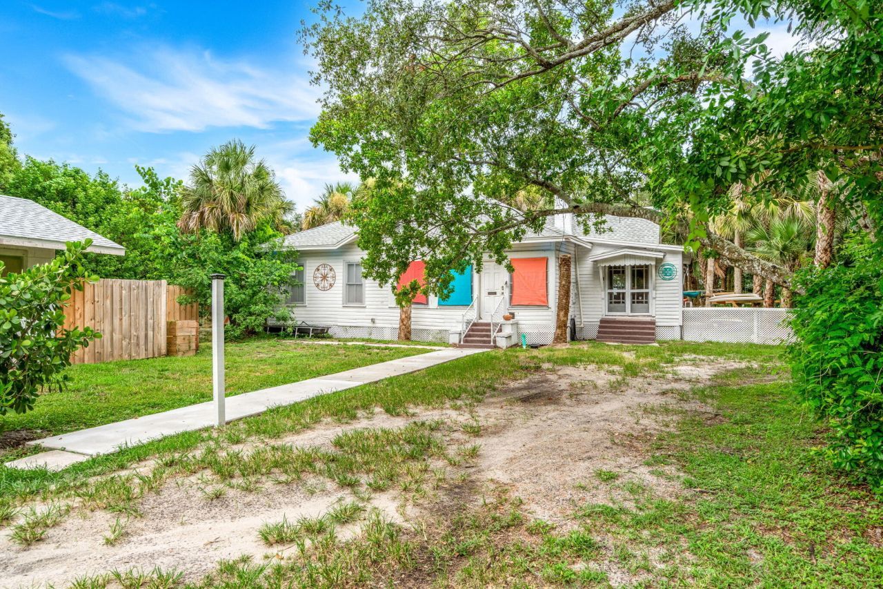 1365 Pineapple Avenue, Melbourne, FL 32935 Photo