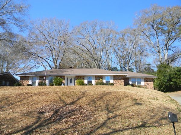 121 N Temple, Natchez, MS 39120