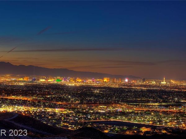 511 Rock Peak Drive, Henderson, NV 89012