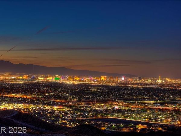 511 Rock Peak Drive, Henderson, NV 89012