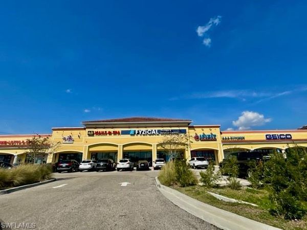 13843 Tamiami TRL, NORTH PORT, FL 34287