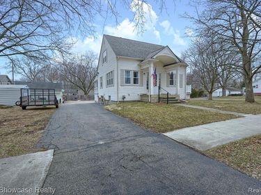 89 CLIVE Avenue, Waterford Twp, MI 48328