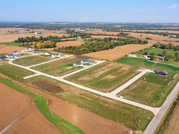 3309 Center Court, Robins, IA 52328