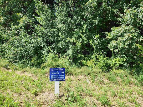 205 Savannah Parkway, Deerfield, WI 53531