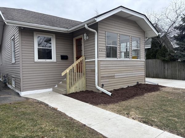 205 Savannah Parkway, Deerfield, WI 53531