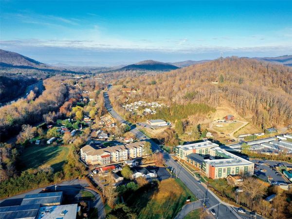 2236 US 70 Highway, Swannanoa, NC 28778