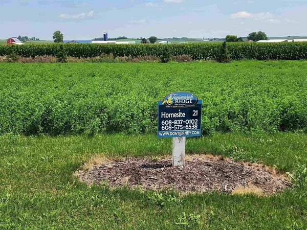 1961 W Kohl DRIVE, Appleton, WI 54913