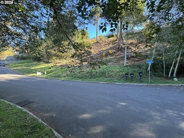 JAKE MANN LN, Unit 8400, Florence, OR 97439