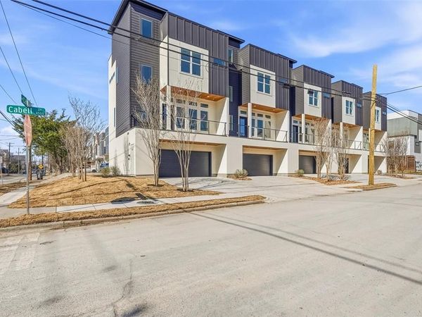 2202 N Carroll Avenue, Dallas, TX 75204