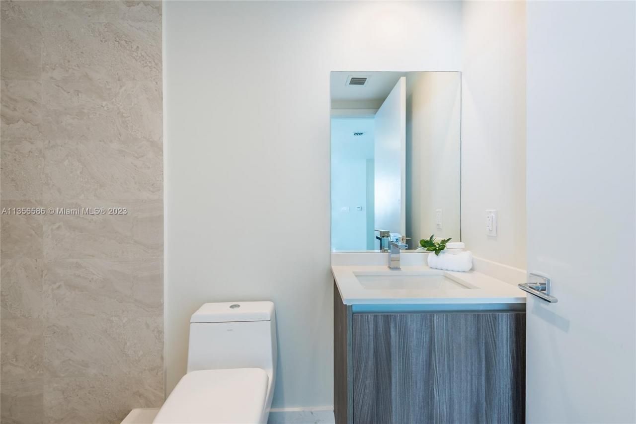 488 NE 18th St, Unit 4515, Miami, FL 33132 Photo