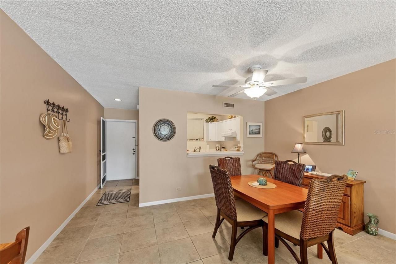500 S Washington Drive, Unit 17B, Sarasota, FL 34236 Photo