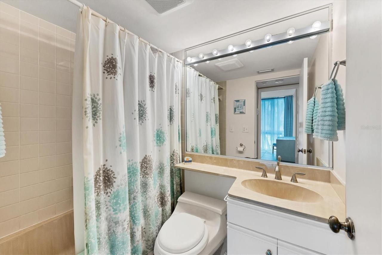 500 S Washington Drive, Unit 17B, Sarasota, FL 34236 Photo