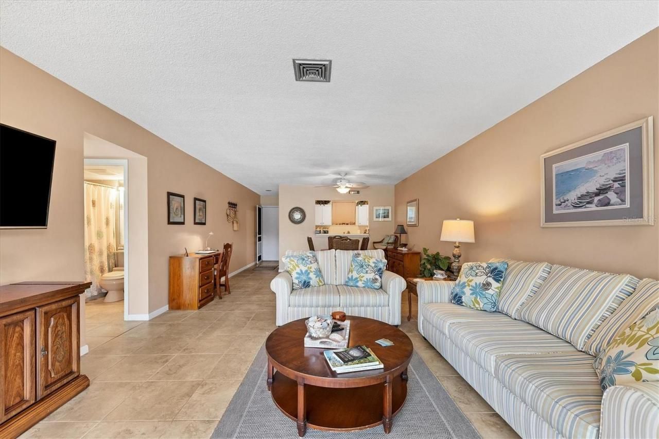 500 S Washington Drive, Unit 17B, Sarasota, FL 34236 Photo