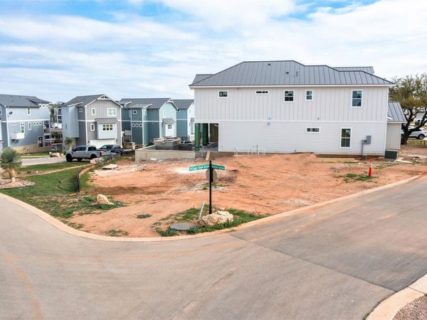 104 village view dr, Kingsland, TX 78639