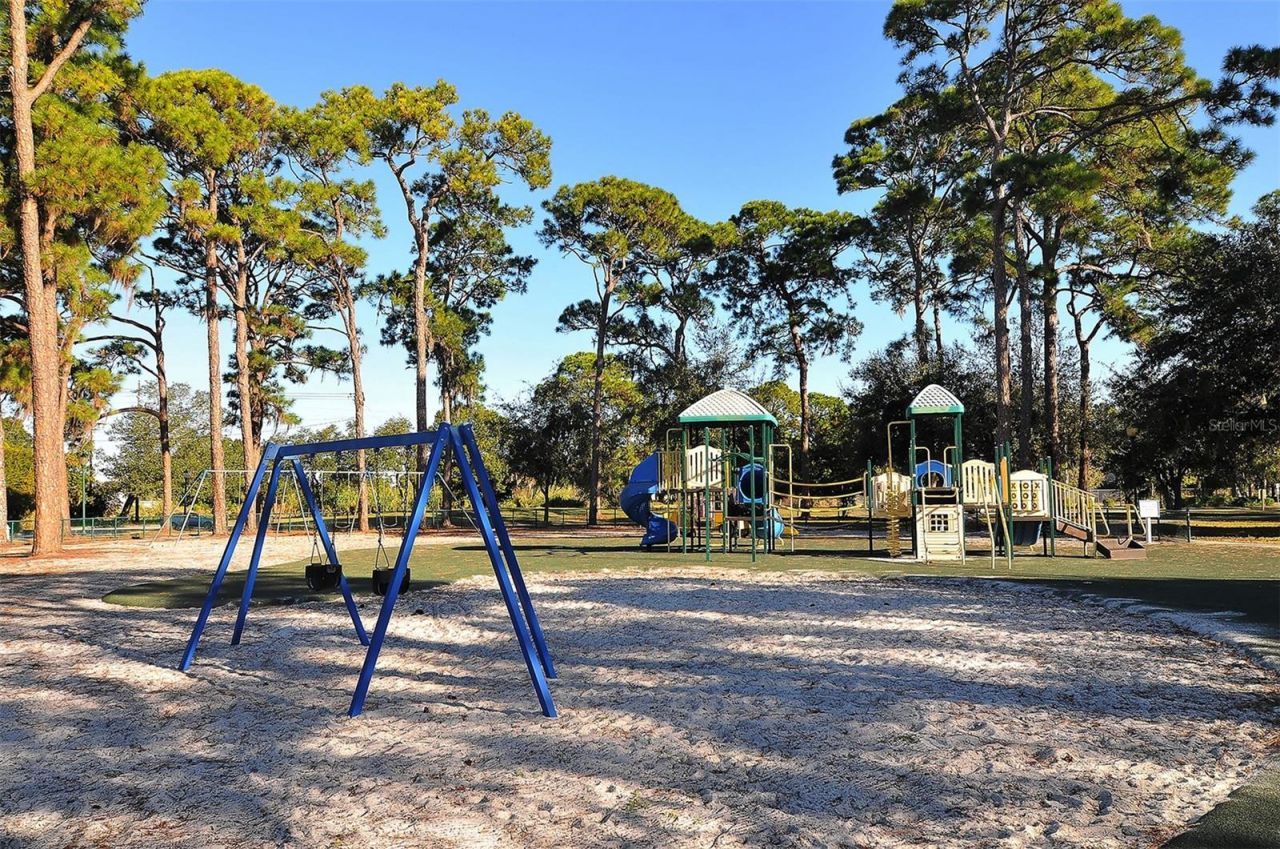 430 Kumquat Court, Unit 510, Sarasota, FL 34236 Photo