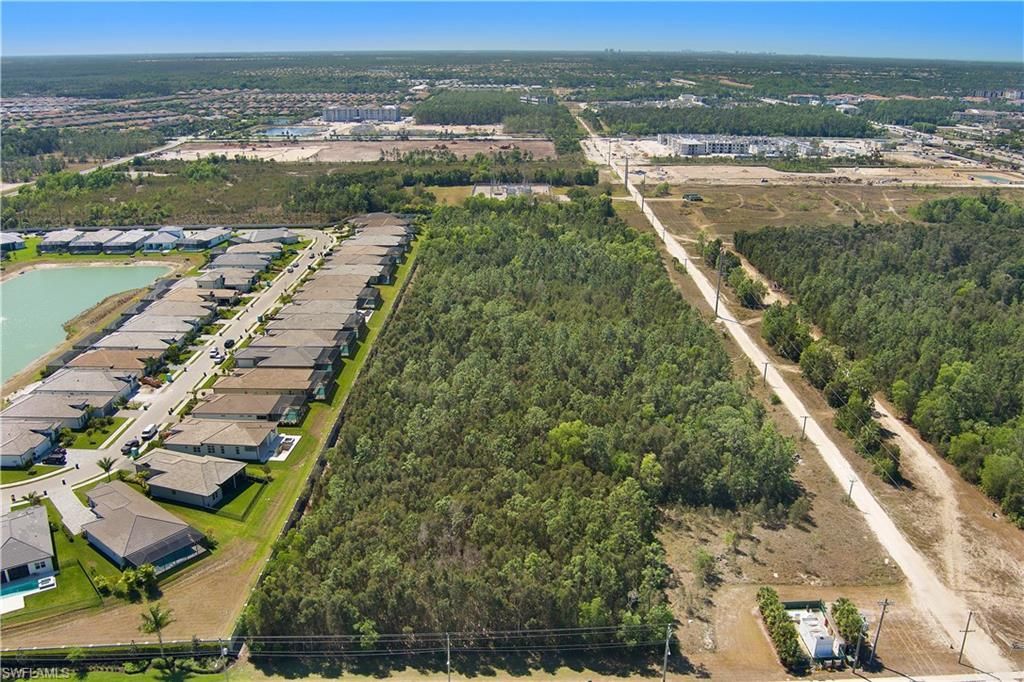 3810 Hacienda Lakes Pkwy, Naples, FL 34114 Photo