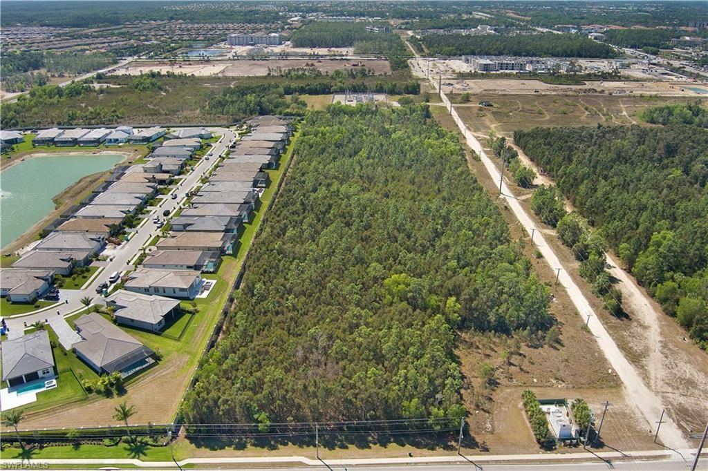 3810 Hacienda Lakes Pkwy, Naples, FL 34114 Photo