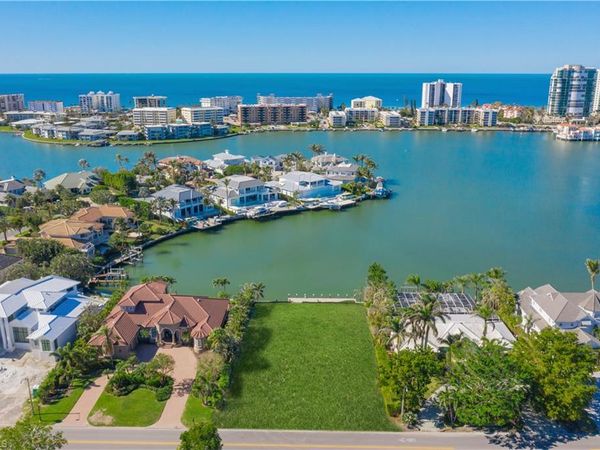 3453 Crayton RD, NAPLES, FL 34103