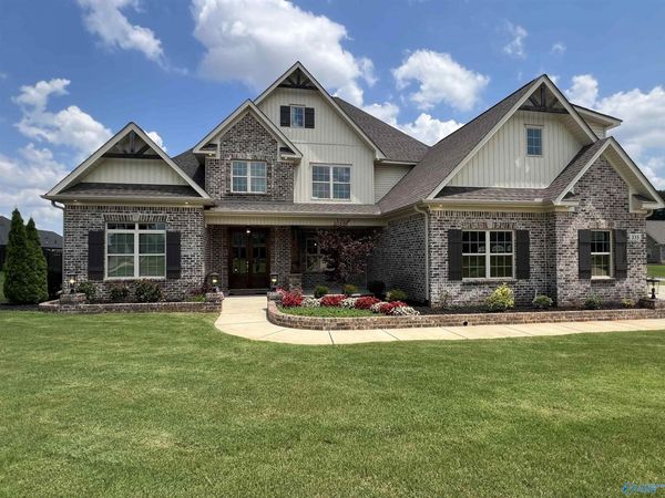 335 Kendallwood Drive, Meridianville, AL 35759