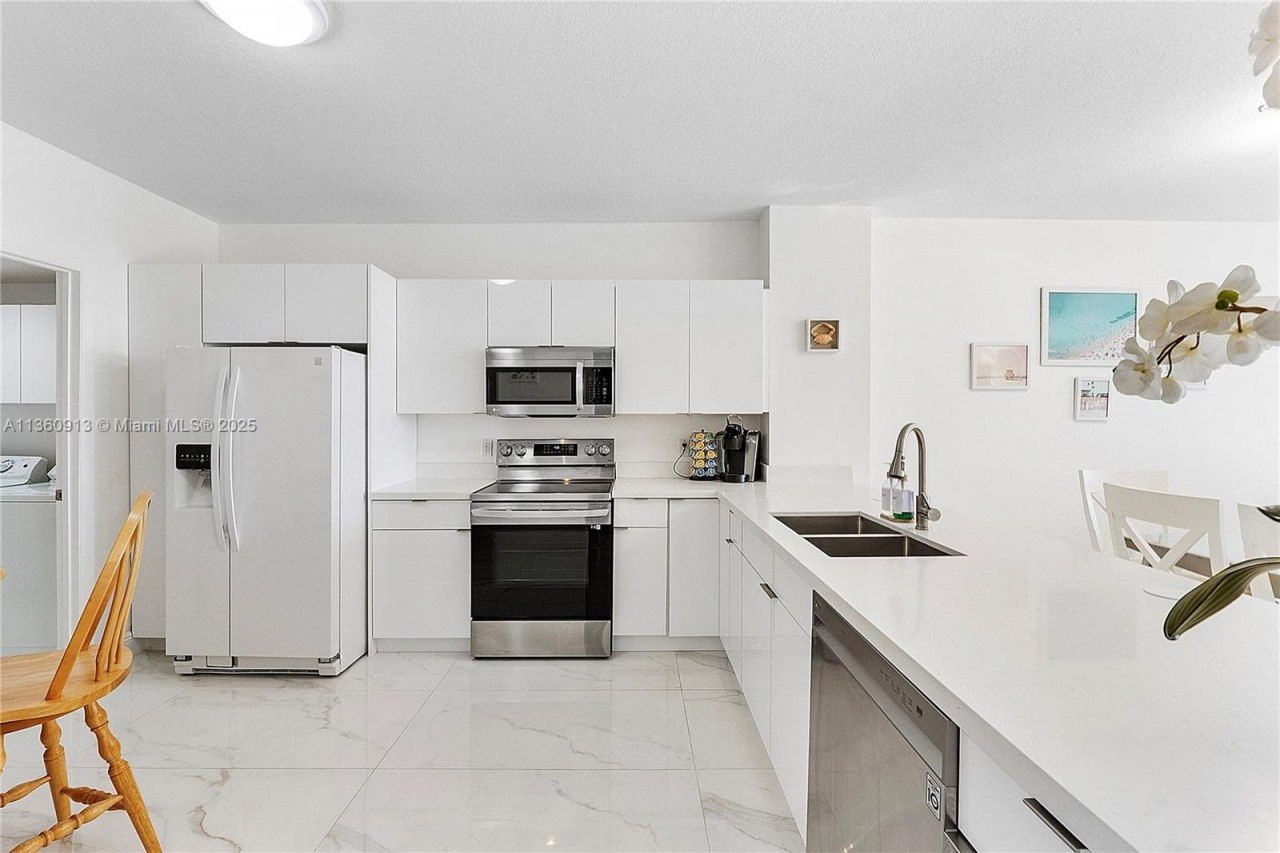 17050 N Bay Rd, Unit 807, Sunny Isles Beach, FL 33160 Photo