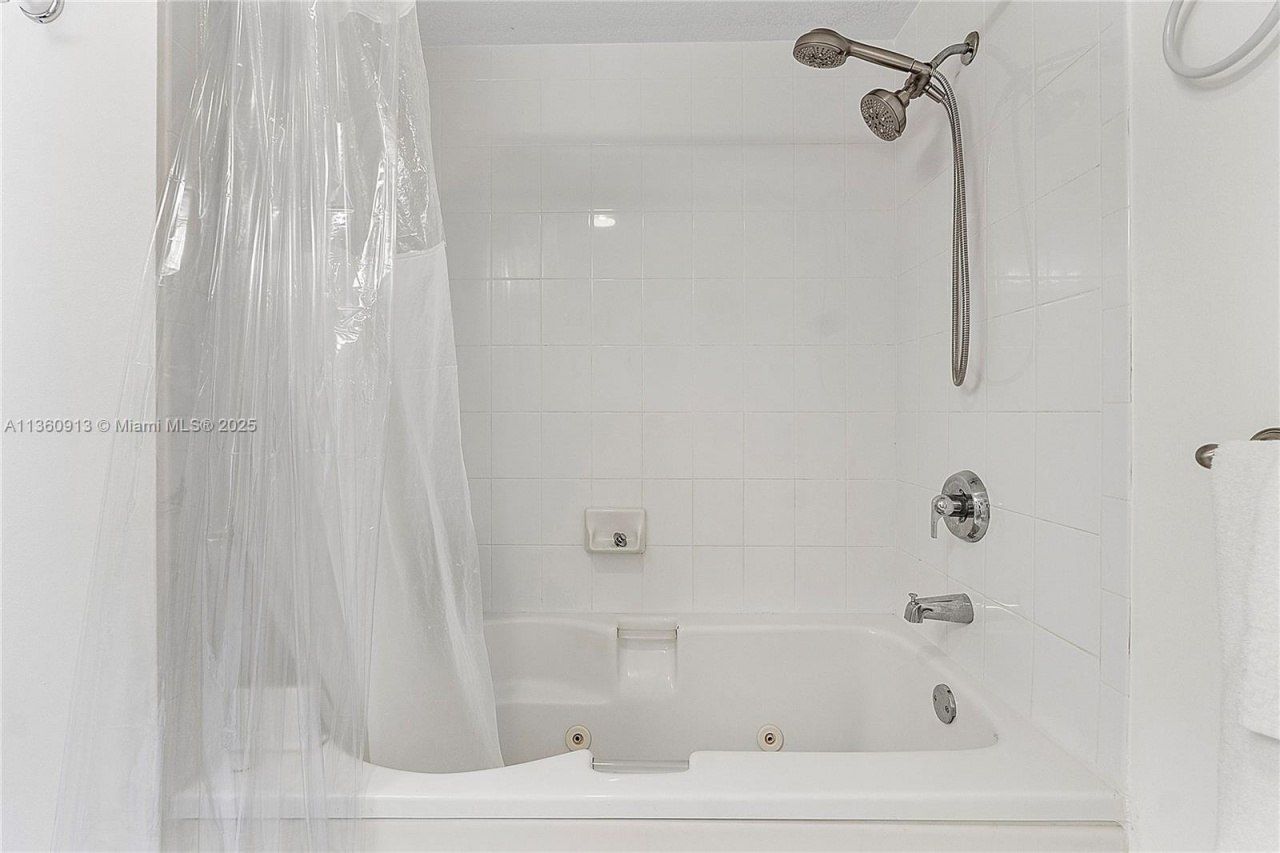 17050 N Bay Rd, Unit 807, Sunny Isles Beach, FL 33160 Photo
