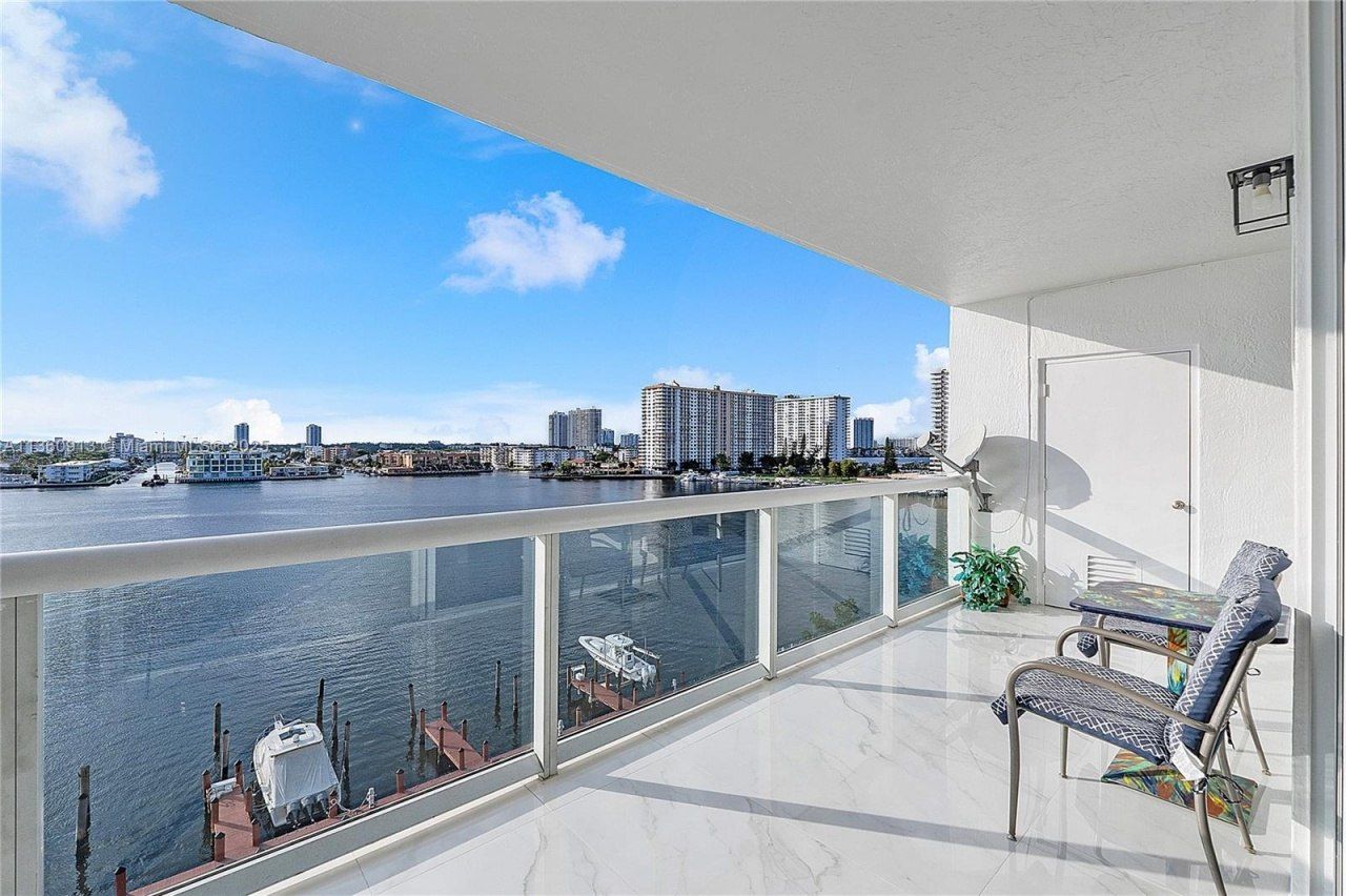 17050 N Bay Rd, Unit 807, Sunny Isles Beach, FL 33160 Photo