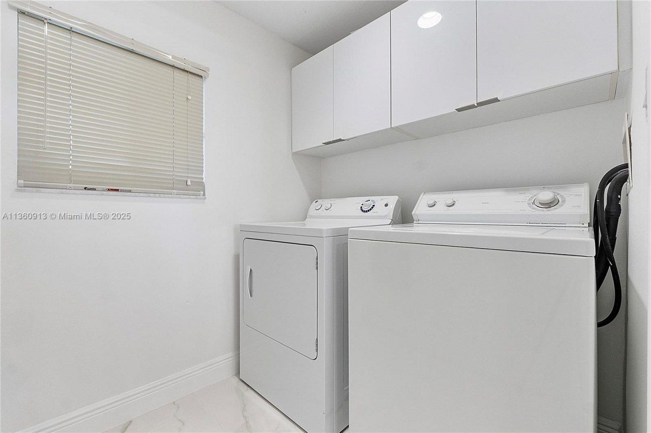 17050 N Bay Rd, Unit 807, Sunny Isles Beach, FL 33160 Photo