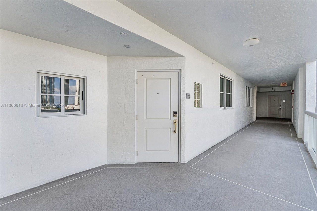 17050 N Bay Rd, Unit 807, Sunny Isles Beach, FL 33160 Photo