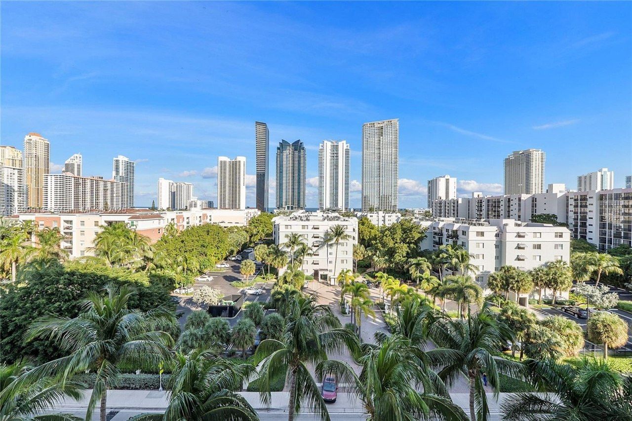 17050 N Bay Rd, Unit 807, Sunny Isles Beach, FL 33160 Photo