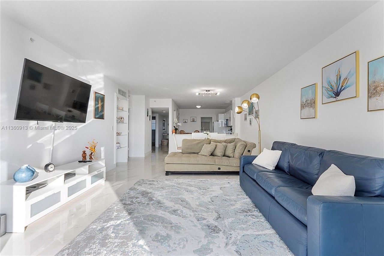 17050 N Bay Rd, Unit 807, Sunny Isles Beach, FL 33160 Photo