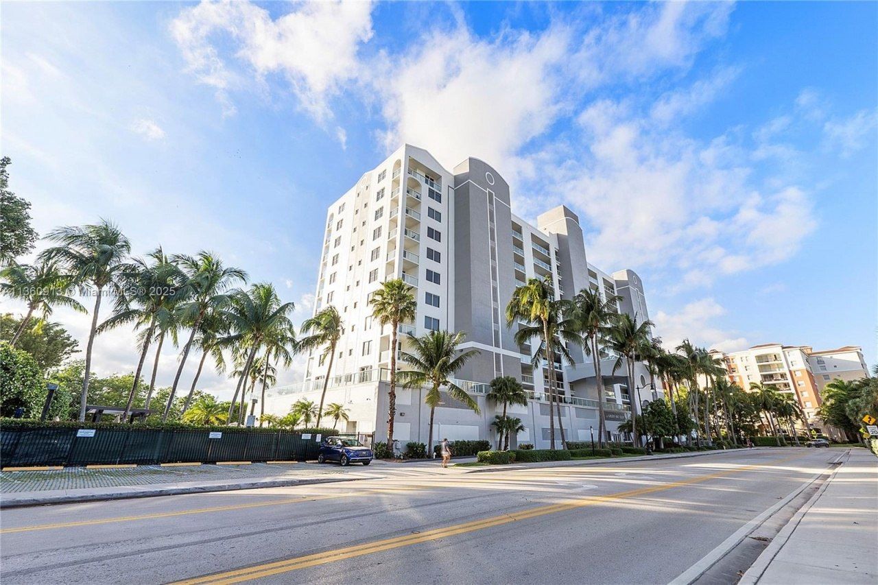 17050 N Bay Rd, Unit 807, Sunny Isles Beach, FL 33160 Photo