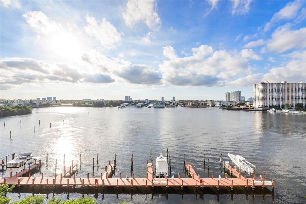 17050 N Bay Rd, Unit 807, Sunny Isles Beach, FL 33160 Photo