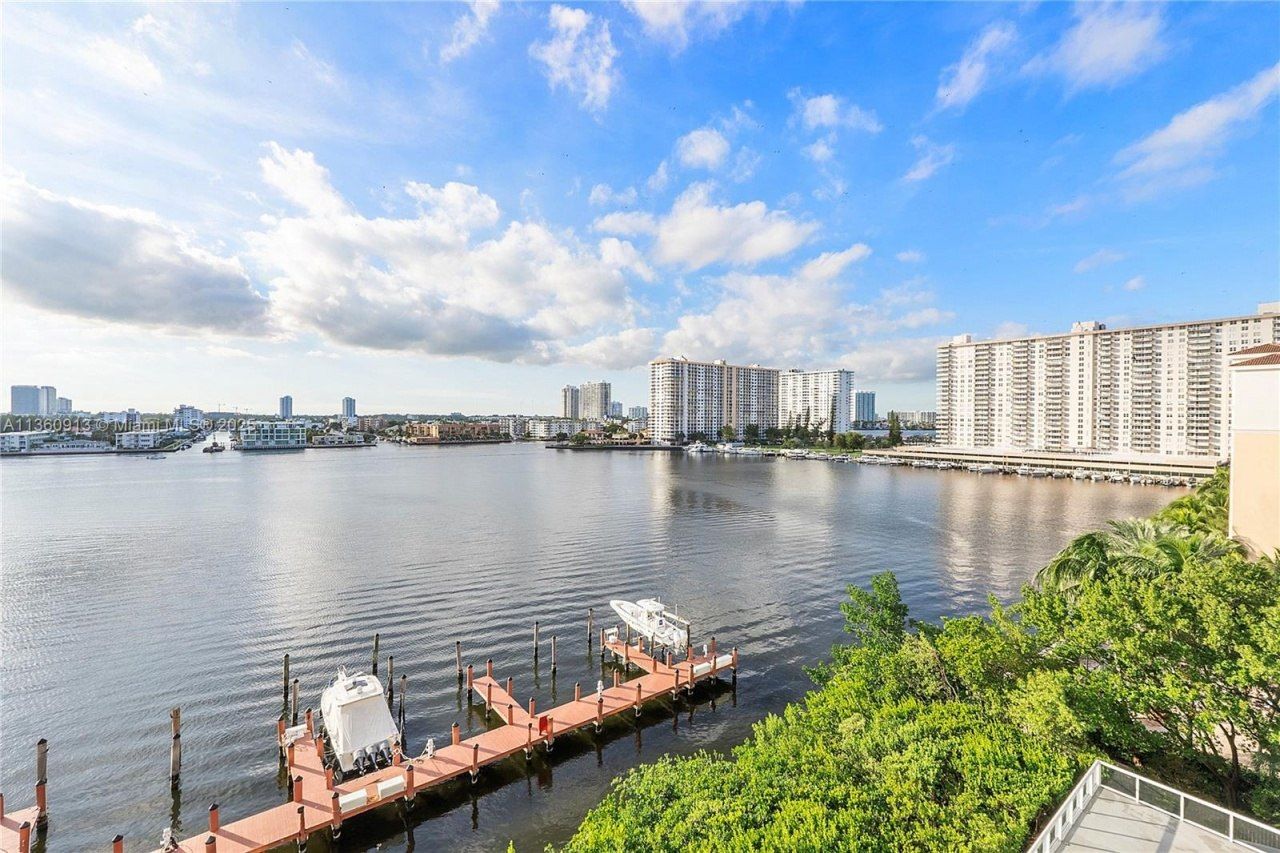 17050 N Bay Rd, Unit 807, Sunny Isles Beach, FL 33160 Photo