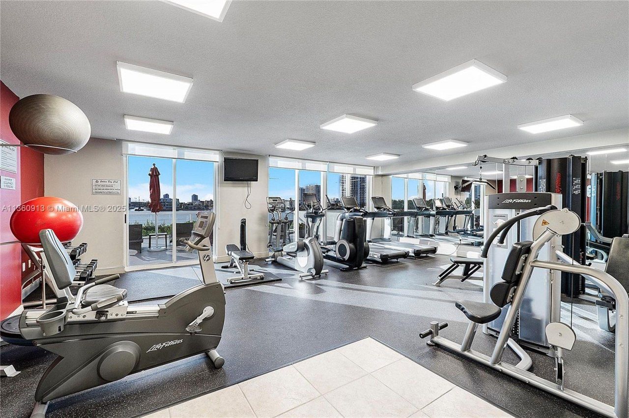 17050 N Bay Rd, Unit 807, Sunny Isles Beach, FL 33160 Photo