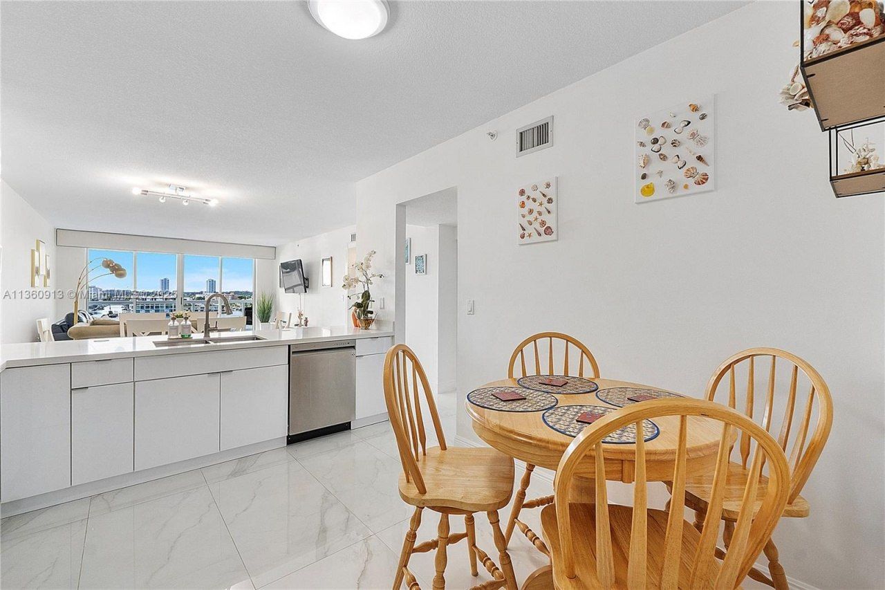 17050 N Bay Rd, Unit 807, Sunny Isles Beach, FL 33160 Photo