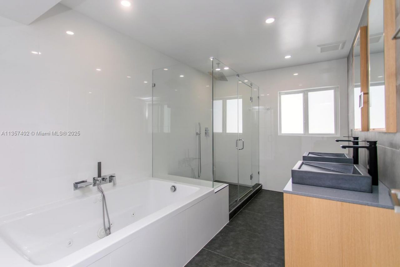 1218 Hollywood Blvd, Hollywood, FL 33019 Photo