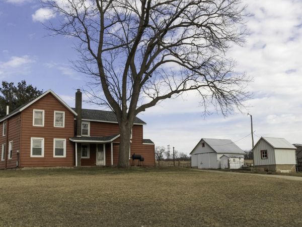 1260 E Old Wagon Road, Oregon, IL 61061