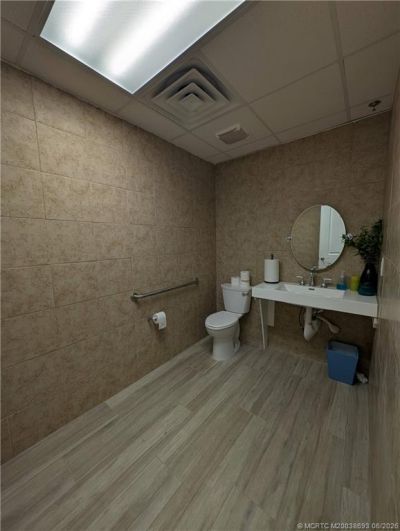 701 NW Federal Highway, Unit 206, Stuart, FL 34994 Photo
