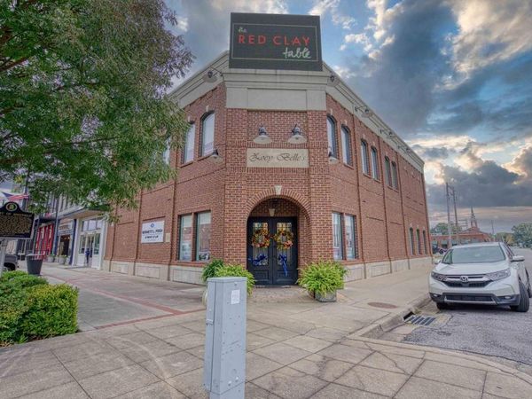 300 Montgomery Ave, Sheffield, AL