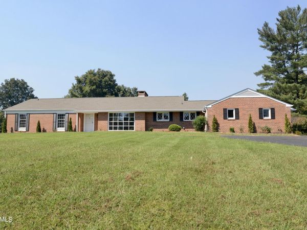 903 Edgewater St, Dayton, TN 37321